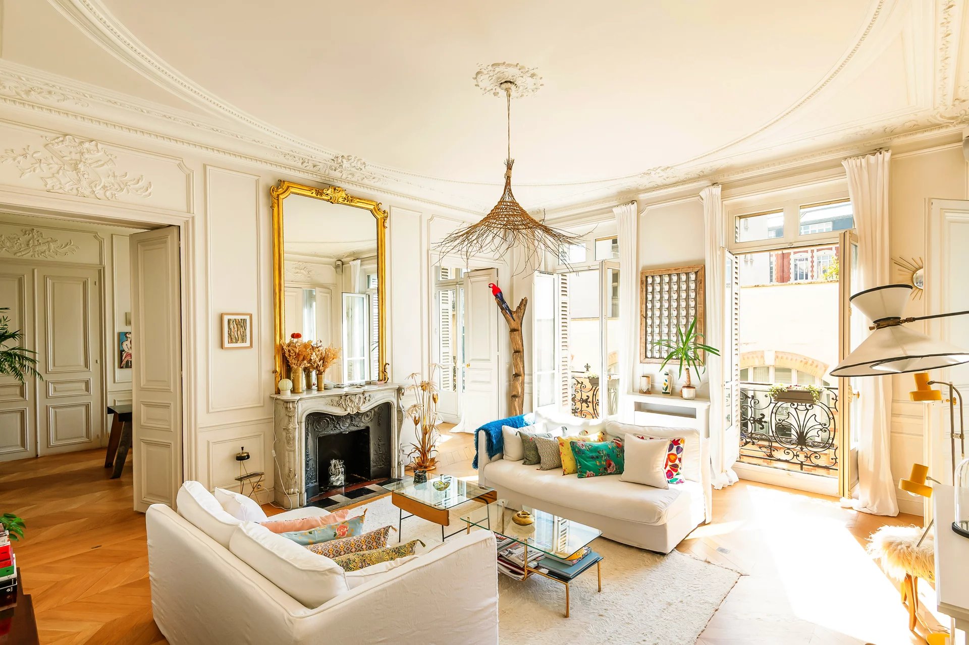 Appartement familial avec volumes de réception à Paris 10e