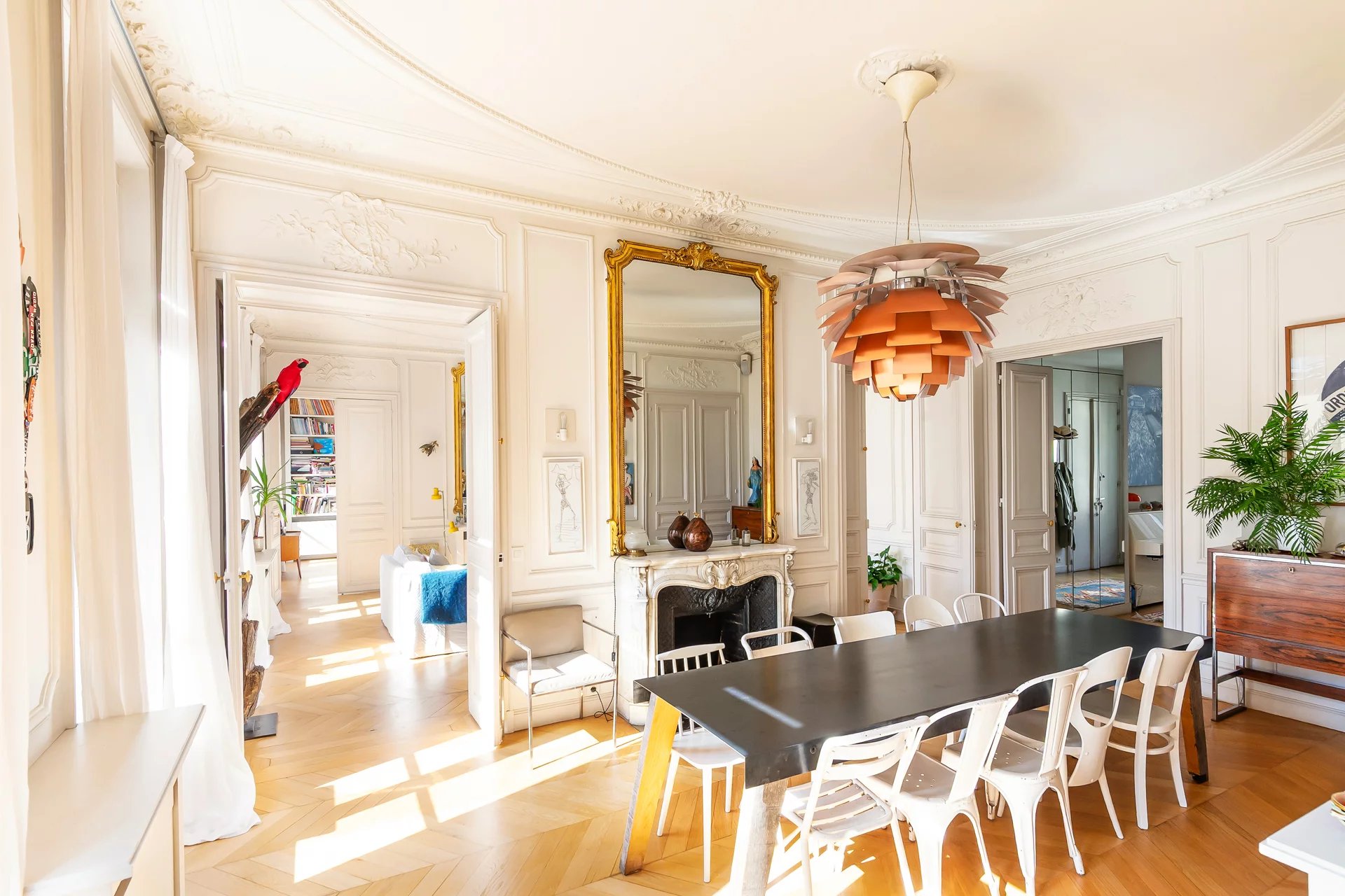 Salle à manger vers le salon